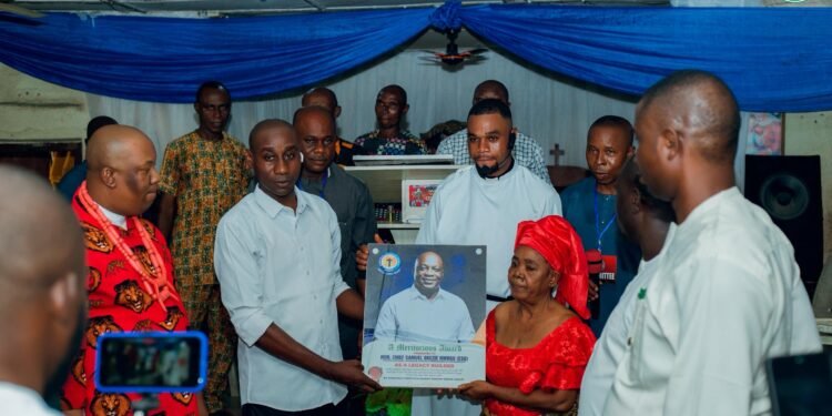 2027: APC Candidate Nwogu Bags ‘Legacy Builder’ Award as ACCM Obehie Members Rally Support for His House of Reps Bid