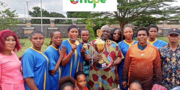 IGIRIUKWU WOMEN FOOTBALL TEAM VISITS HON. SAMUEL OKEZIE NWOGU, PRESENTS CHAMPIONSHIP TROPHY